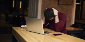 3 Cara Mengatasi Kelelahan di Tempat Kerja