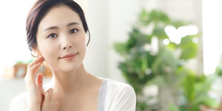 9 Tips Kecantikan Untuk Perempuan Usia 40-an Tampil Awet Muda Tanpa Makeup